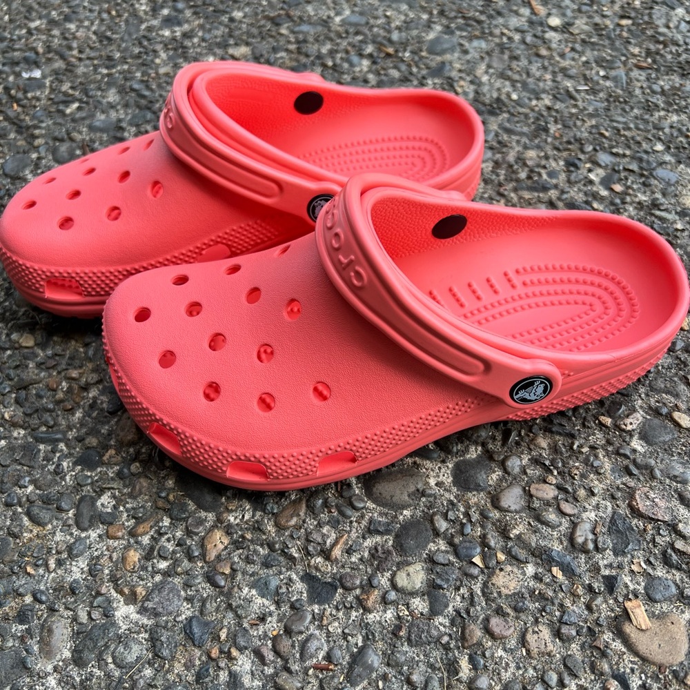 Crocs Classic Clog, Youth 4; Womens 6